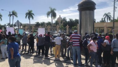 Photo of Cancelados de Alcaldía SDO protestan frente al Palacio Nacional exigiendo prestaciones