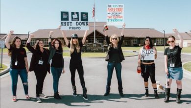 Photo of Paris Hilton protesta para cerrar escuela en Utah, donde alega fue maltratada