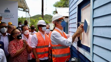 Photo of Abinader seguirá haciendo casas de madera; Invi reanuda procedimiento para hasta 30 mil viviendas