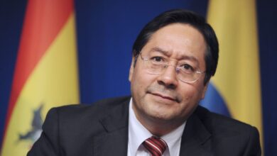 Photo of Presidente de Bolivia destituye ministro que contrató a ex-novia