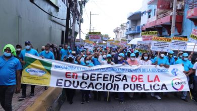 Photo of Técnicos docentes marchan hacia el Palacio Nacional en demanda de reivindicaciones