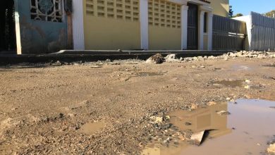 Photo of Moradores del Residencial Palacio de Engombe paralizan construcción de aceras y contenes