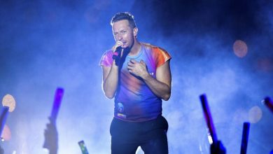 Photo of Coldplay sorprende a los dominicanos cantando a «Bachata Rosa» de Juan Luis Guerra