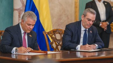 Photo of Presidentes de Colombia y RD firman varios acuerdos de desarrollo