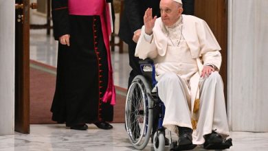 Photo of Dolor de rodilla del papa Francisco lo obliga a cancelar misa del Corpus Christi